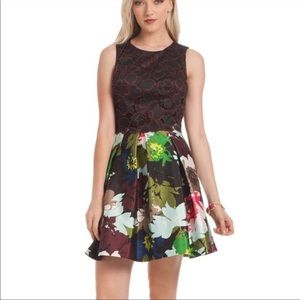 NWT Trina Turk Holiday Floral Skirt